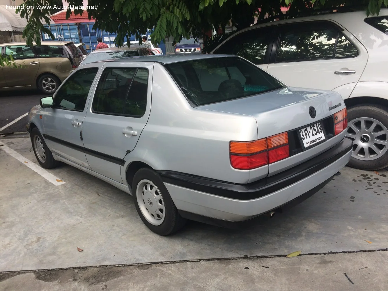 Volkswagen Vento 1.6 (101 Hp)1994 - 1998 thumbnail 4