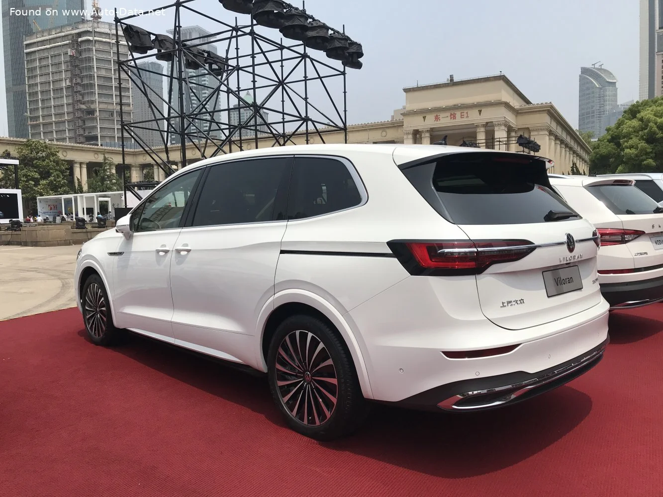 Volkswagen Viloran 330 TSI (186 Hp) DSG2020 - thumbnail 3