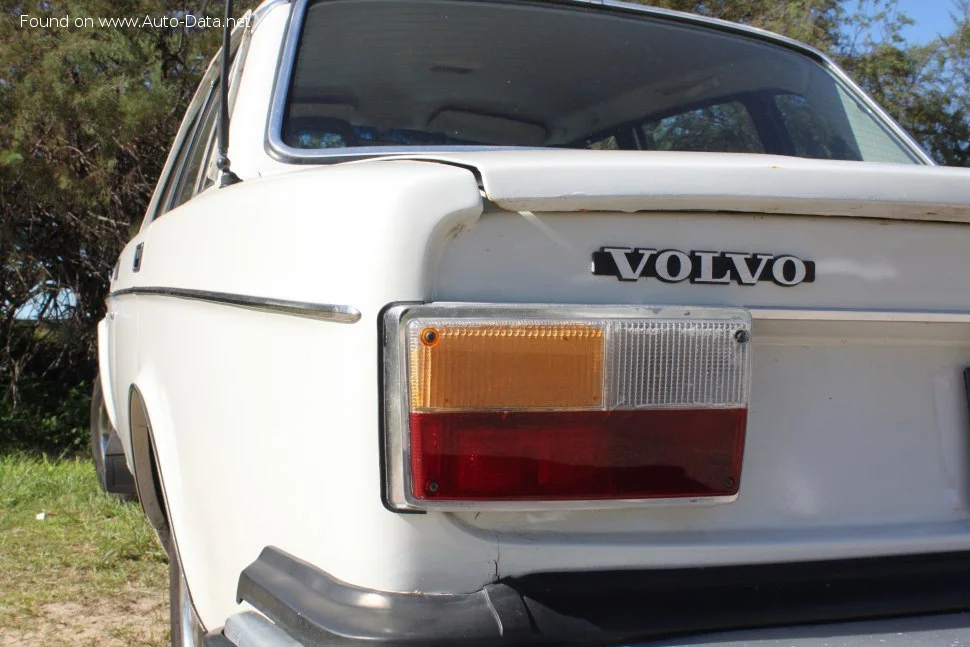 Volvo 240 2.0 (103 Hp)1984 - 1985 thumbnail 5