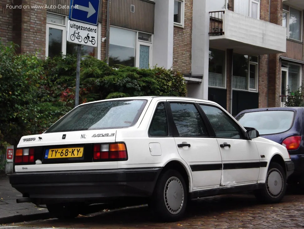 Volvo 440 K 1.6 i (82 Hp)1987 - 1993 thumbnail 4