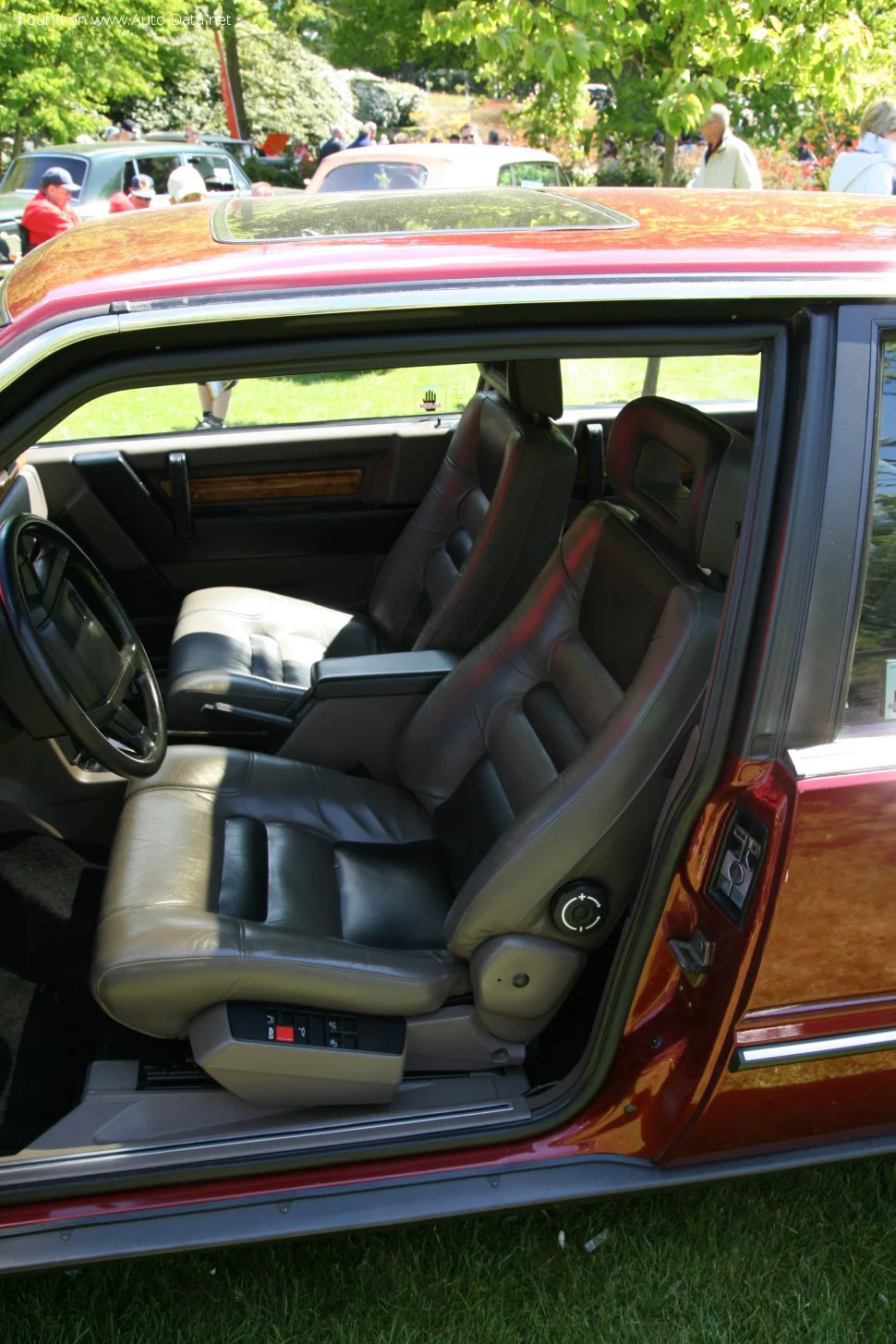 Volvo 780 Bertone 2.8 V6 (147 Hp) Automatic1987 - 1990 thumbnail 4