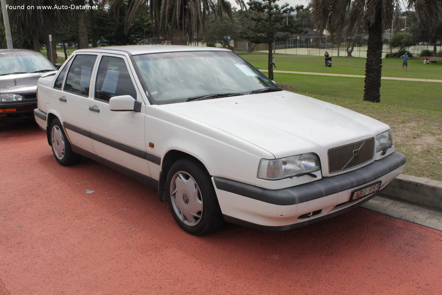 Volvo 850 2.0 10V (126 Hp)1993 - 1997 thumbnail 5