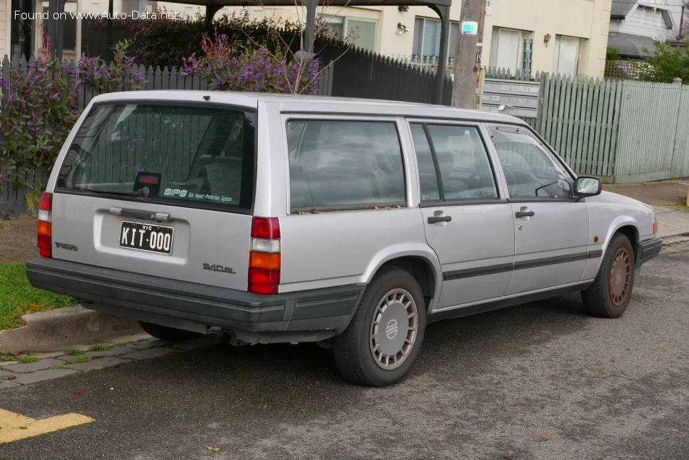 Volvo 940 2.0i (111 Hp)1992 - 1994 thumbnail 2