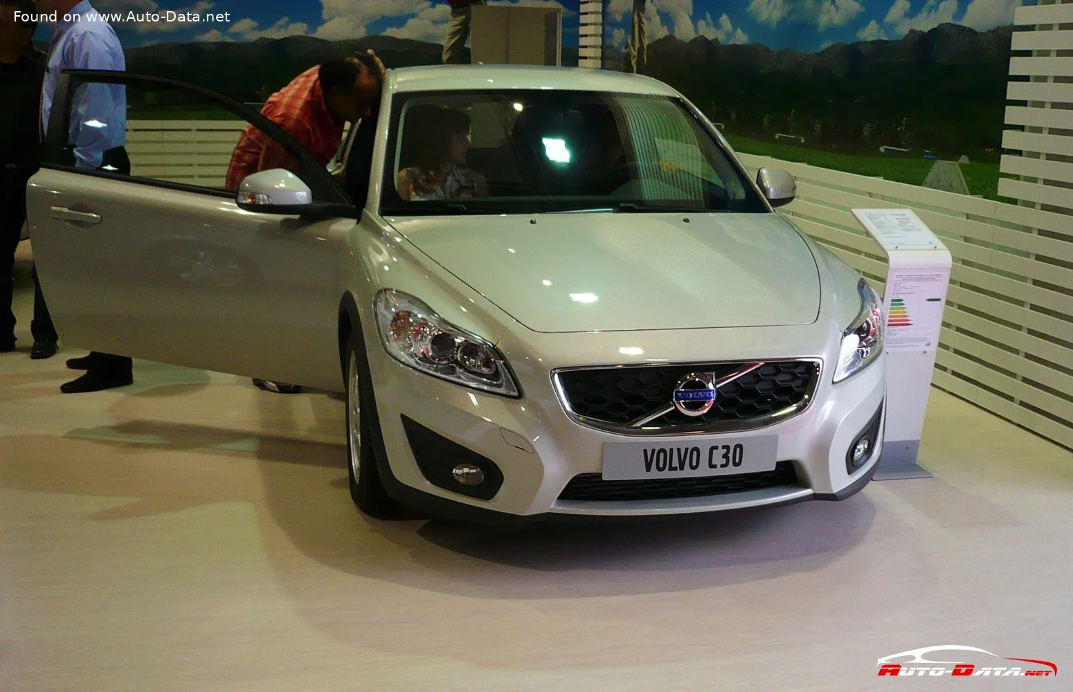 Volvo C30 1.6 16V (100 Hp)2010 - 2013 thumbnail 6