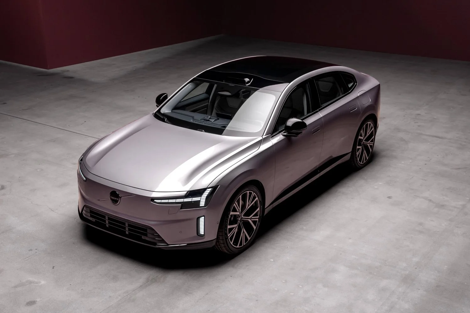 Volvo ES90 modeli