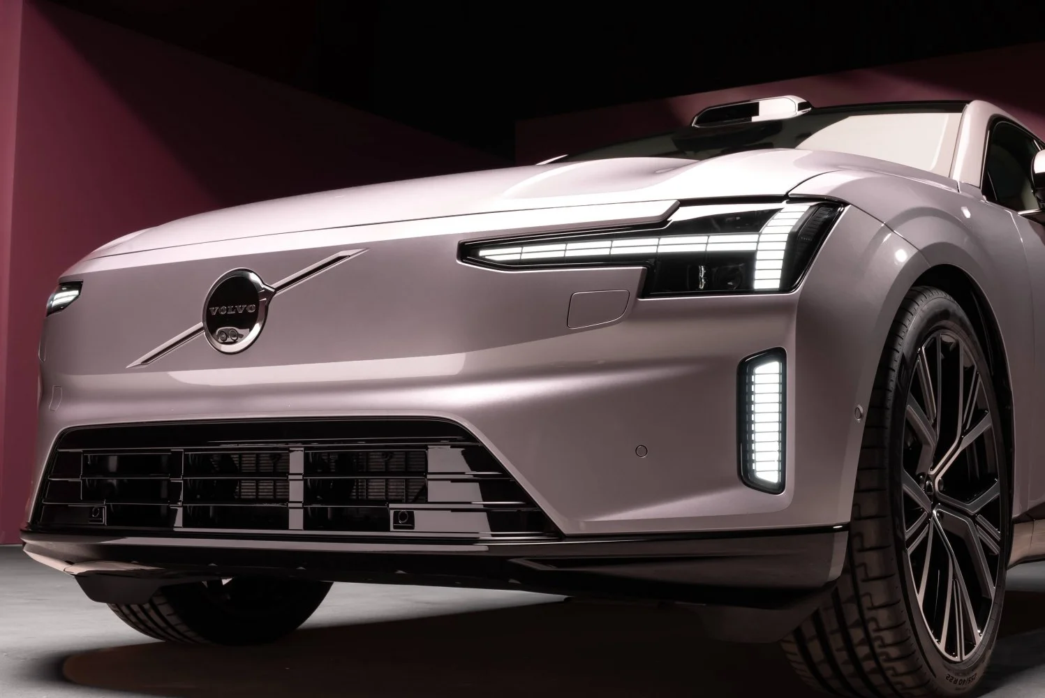 Volvo ES90 106 kWh (449 Hp) Twin Motor2025 - thumbnail 16