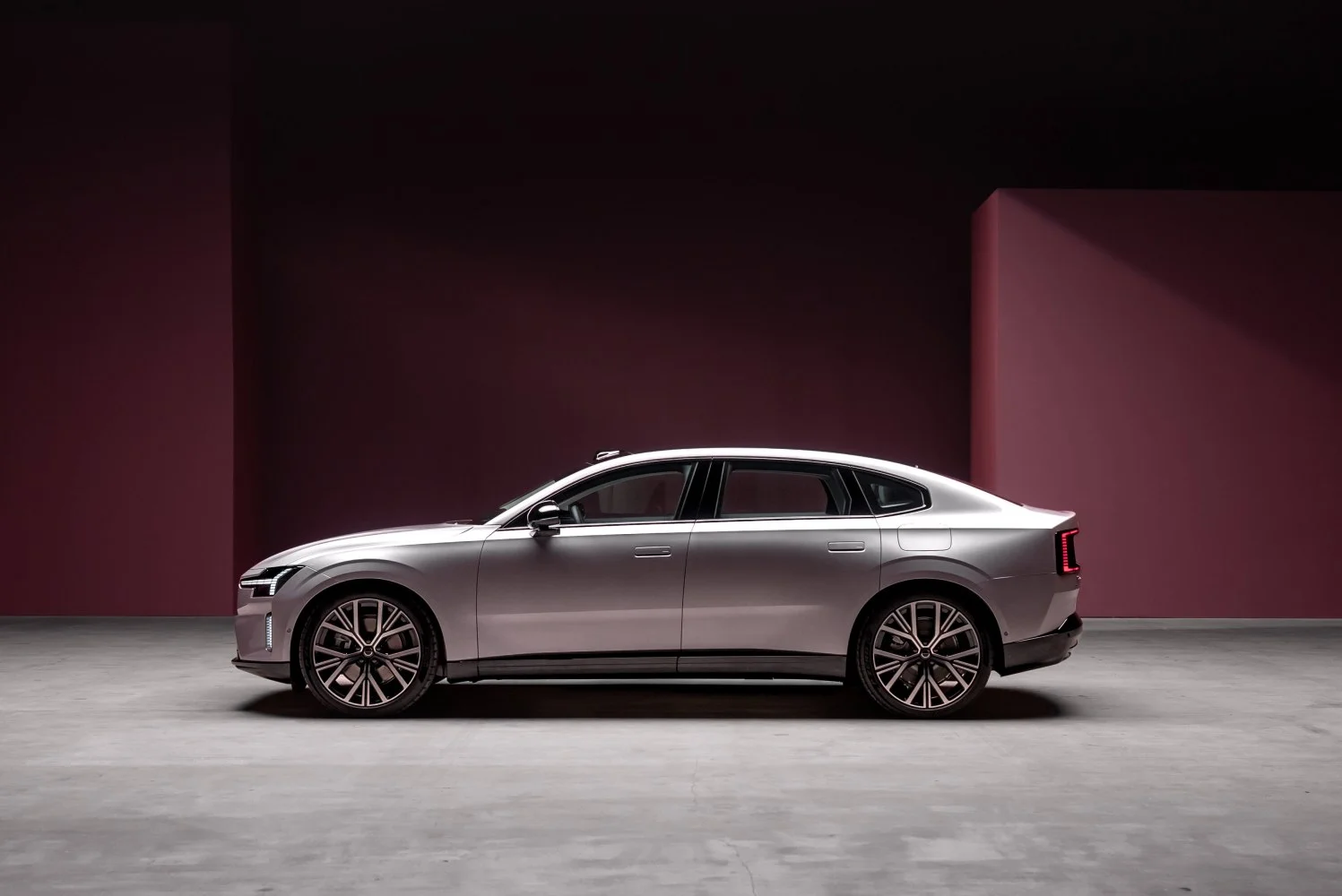 Volvo ES90 106 kWh (449 Hp) Twin Motor2025 - thumbnail 6