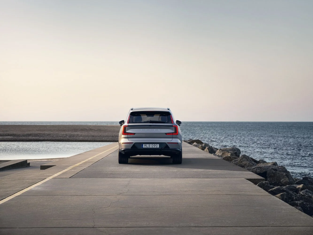 Volvo EX90 104 kWh (279 Hp) Single Motor2023 - thumbnail 10
