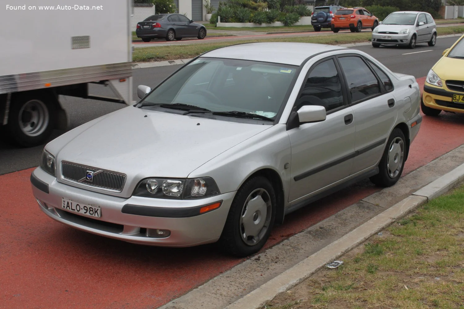 Volvo S40 1.6 16V (105 Hp)1995 - 1999 - 1