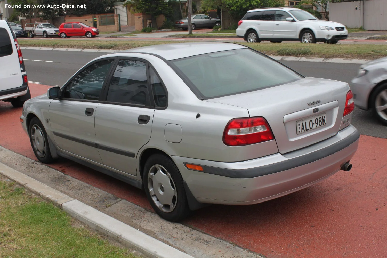Volvo S40 1.6 16V (105 Hp)1995 - 1999 thumbnail 2