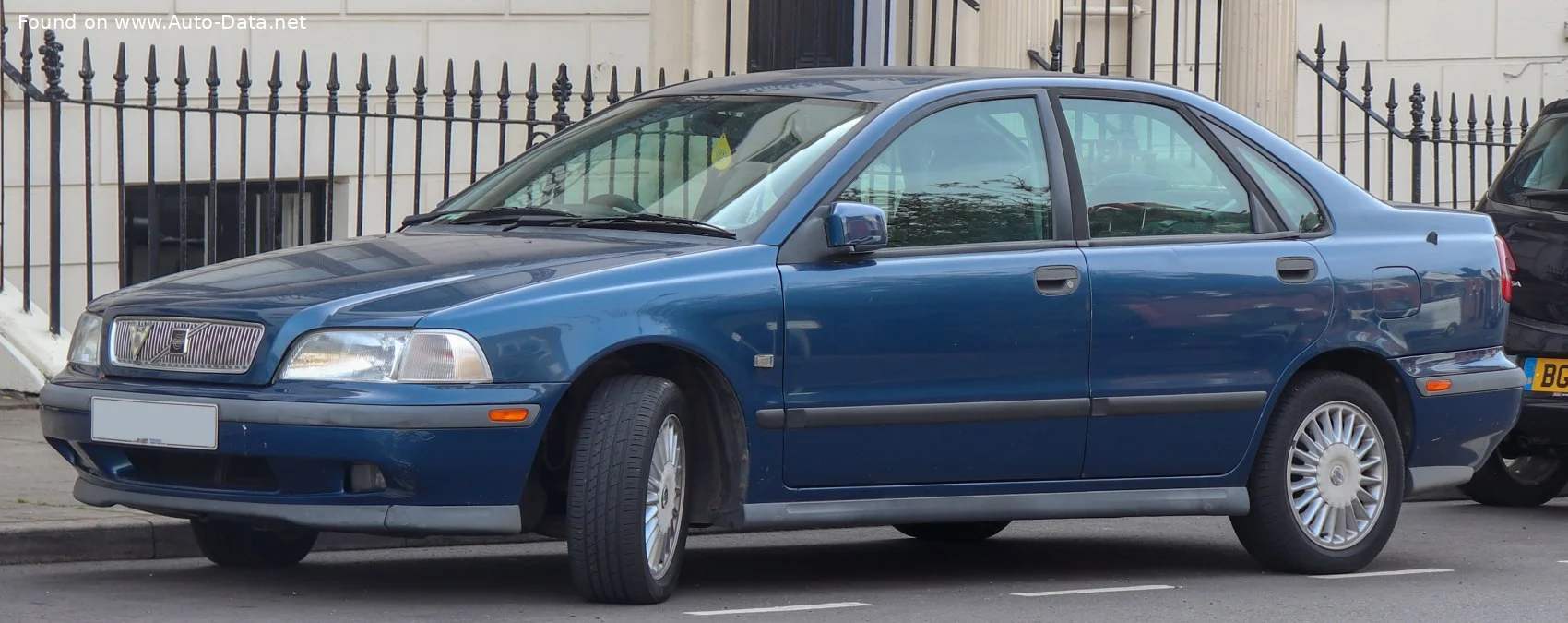 Volvo S40 1.6 16V (105 Hp)1995 - 1999 thumbnail 3