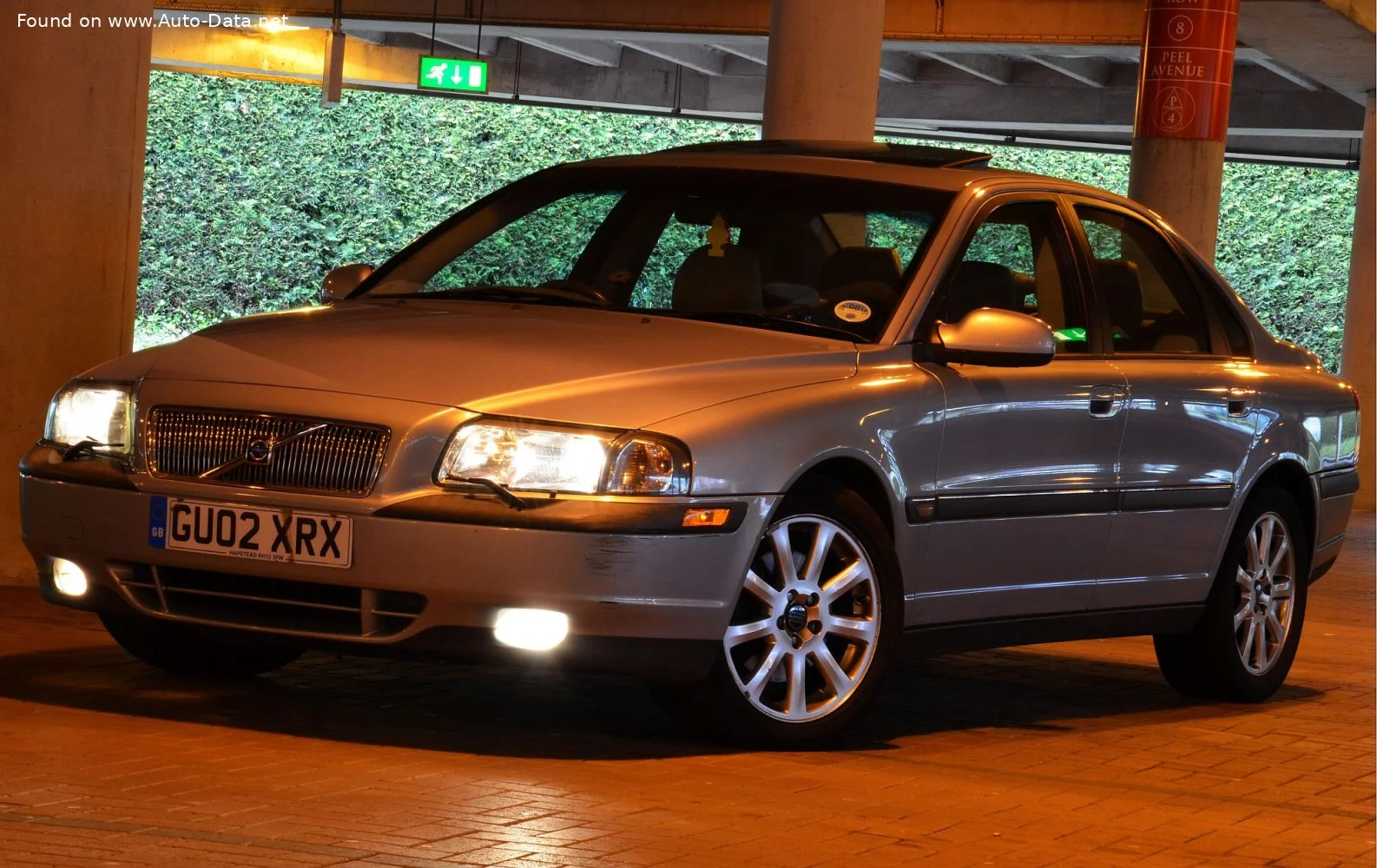 Volvo S80 2.0 20V T5 (226 Hp)1998 - 2000 thumbnail 5