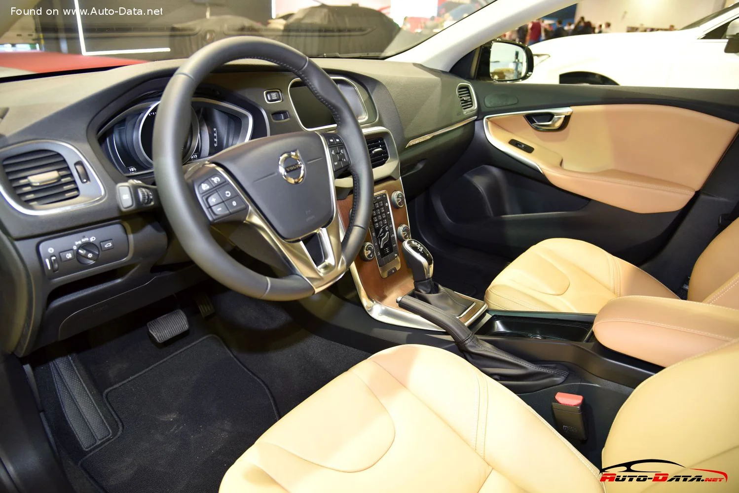 Volvo V40 1.5 T3 (152 Hp) Automatic2018 - 2020 thumbnail 16
