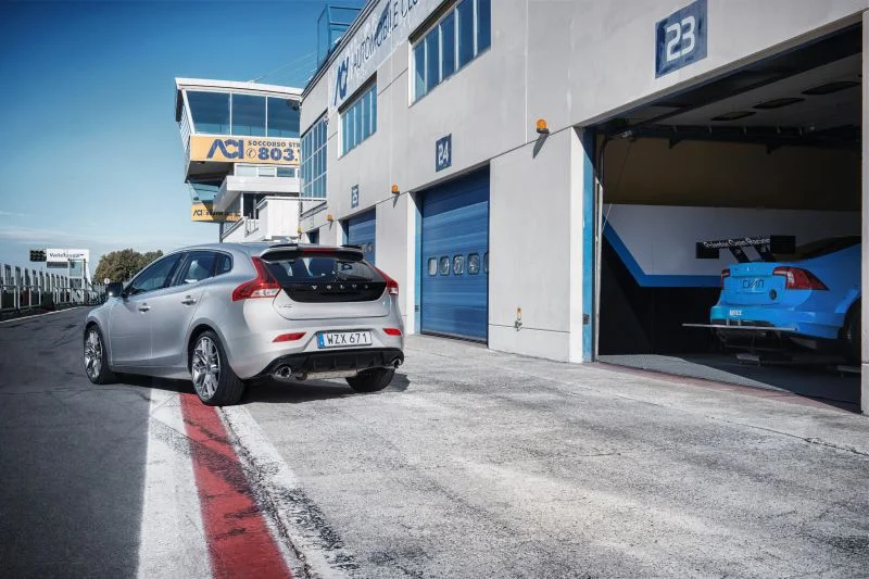 Volvo V40 1.5 T2 (122 Hp) Automatic2018 - 2020 thumbnail 2