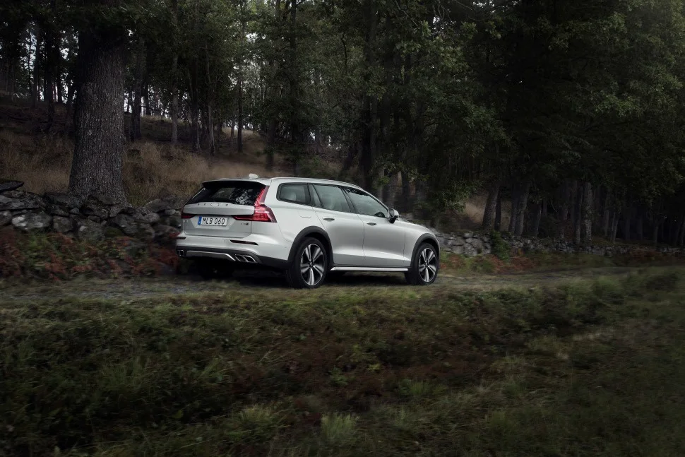Volvo V60 2.0 B4 (197 Hp) Mild Hybrid AWD Geartronic2020 - 2021 thumbnail 13