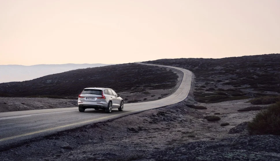 Volvo V60 2.0 B4 (197 Hp) Mild Hybrid AWD Geartronic2020 - 2021 thumbnail 18