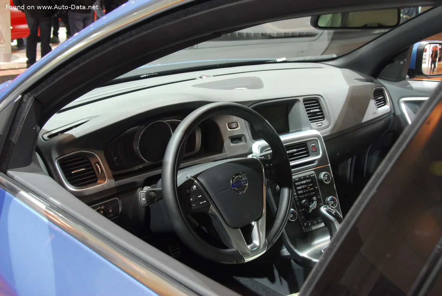 Volvo V60 1.5 T2 (122 Hp) Automatic2016 - 2018 thumbnail 8