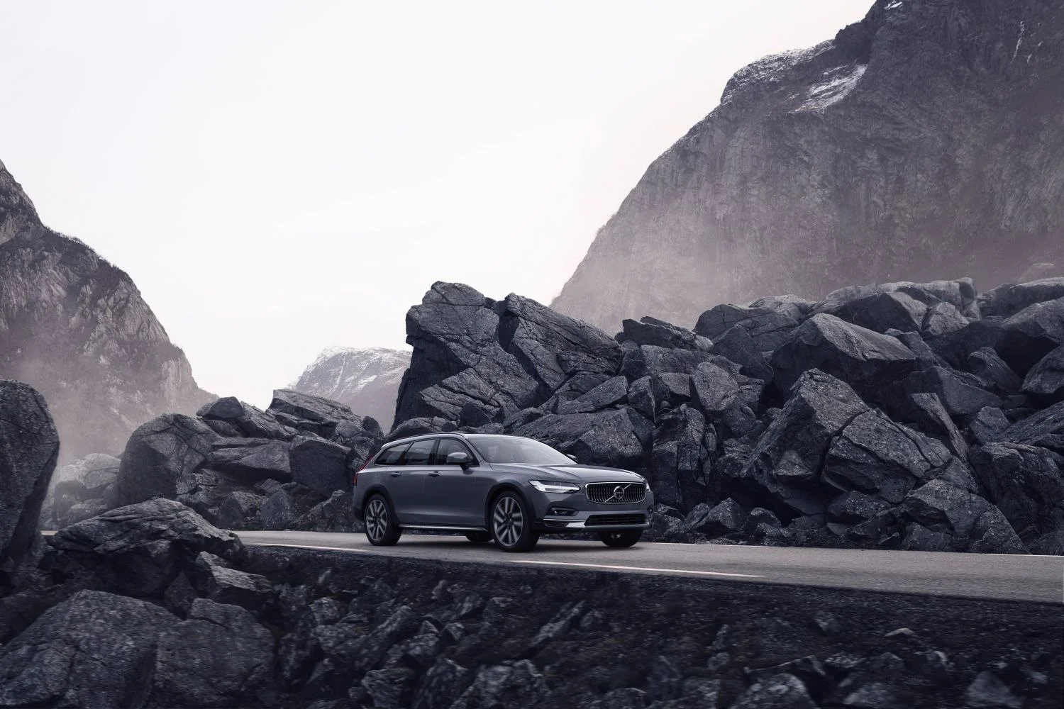 Volvo V90 2.0 B4 Diesel (197 Hp) Mild Hybrid AWD Geartronic2020 - 2024 - 1