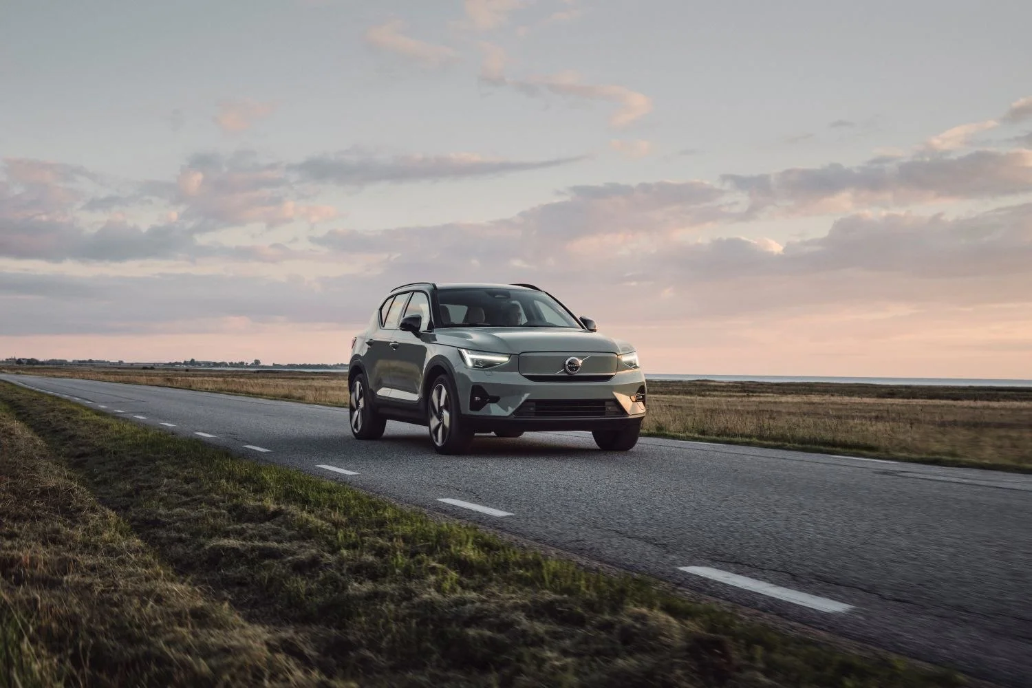 Volvo XC40 1.5 T2 (129 Hp)2022 - - 1