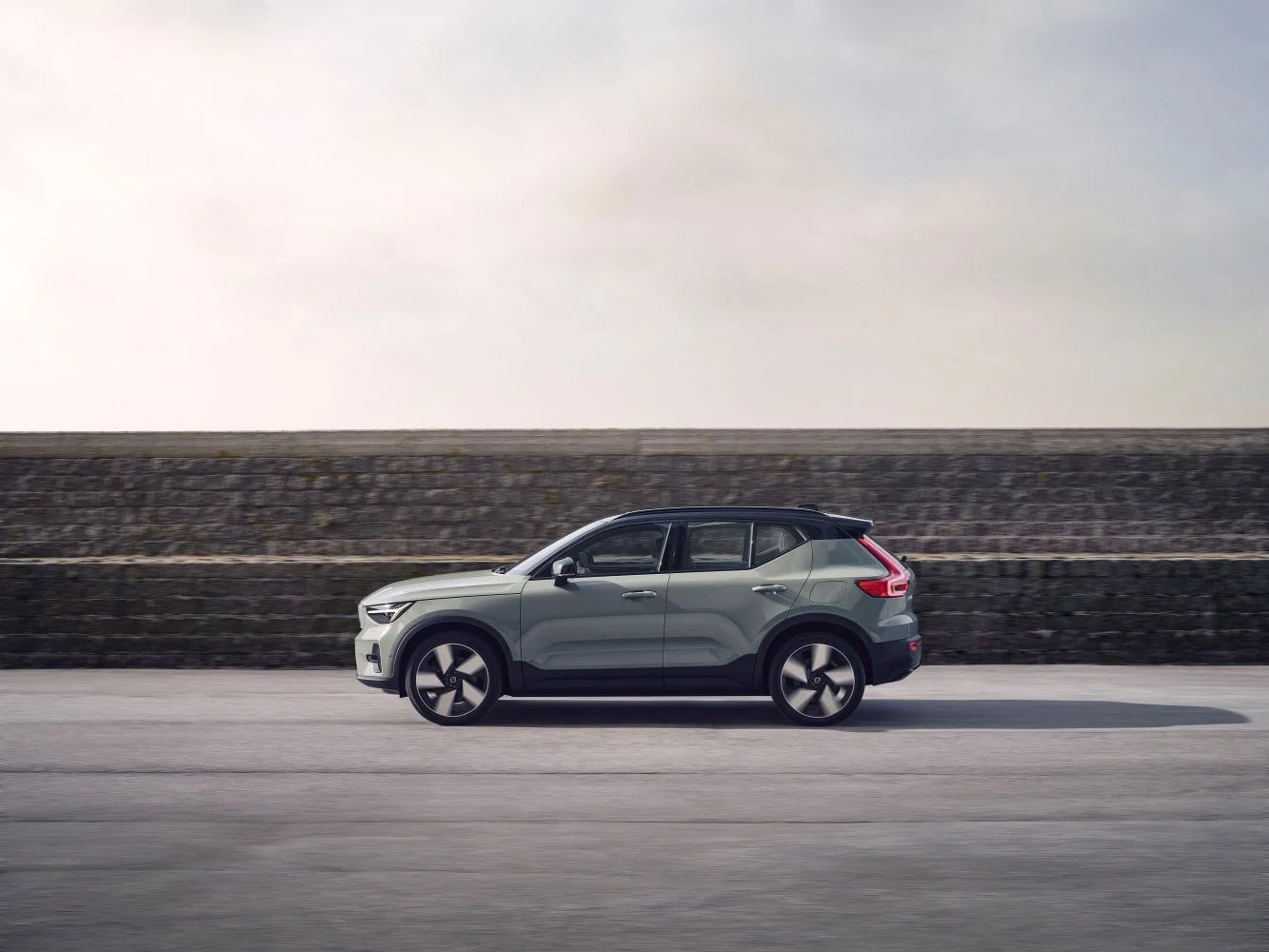 Volvo XC40 1.5 T2 (129 Hp)2022 - thumbnail 12