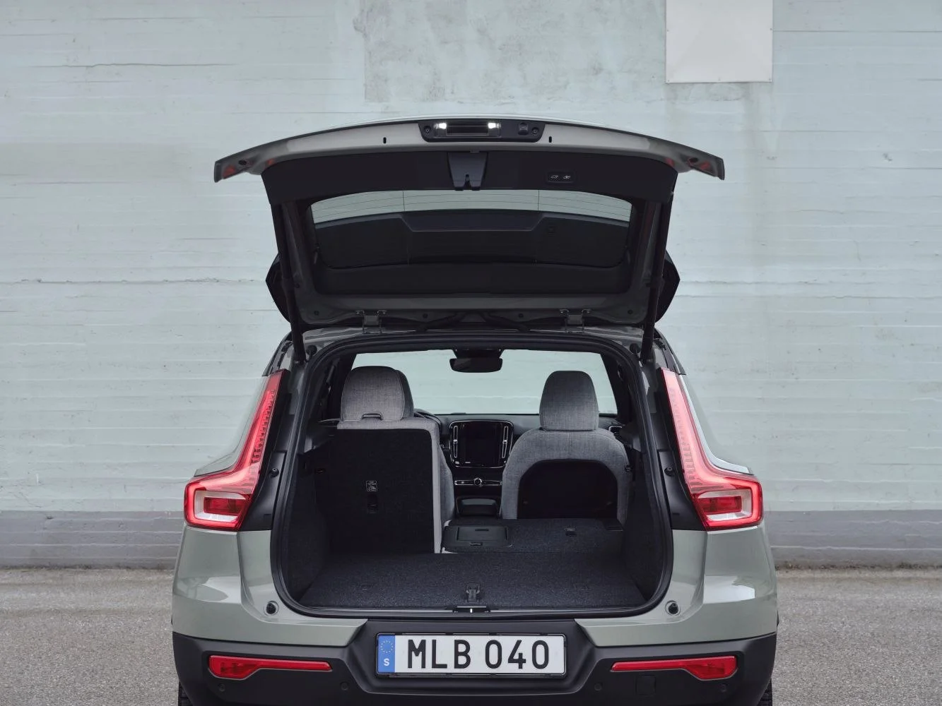 Volvo XC40 1.5 T2 (129 Hp)2022 - thumbnail 14