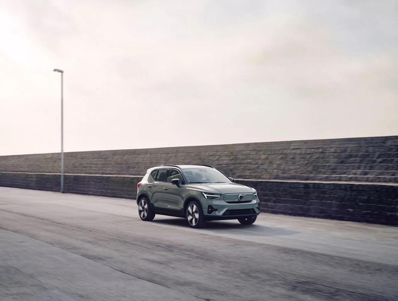 Volvo XC40 1.5 T2 (129 Hp)2022 - thumbnail 17