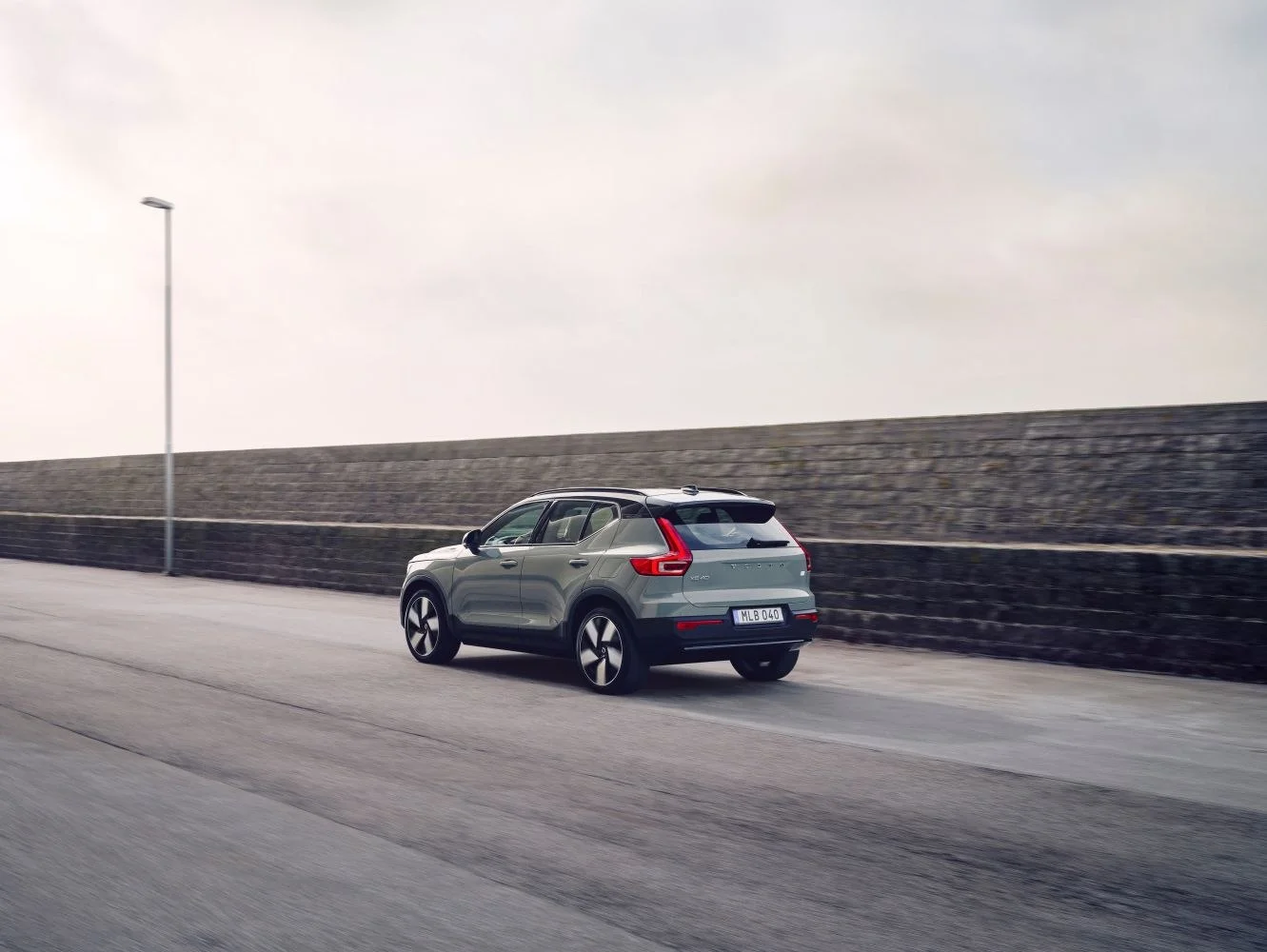 Volvo XC40 1.5 T2 (129 Hp)2022 - thumbnail 18