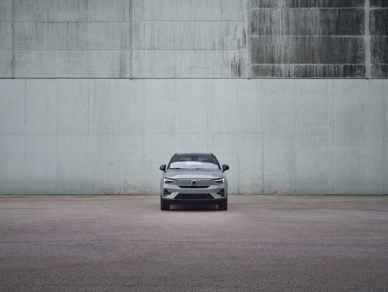 Volvo XC40 1.5 T2 (129 Hp)2022 - thumbnail 4