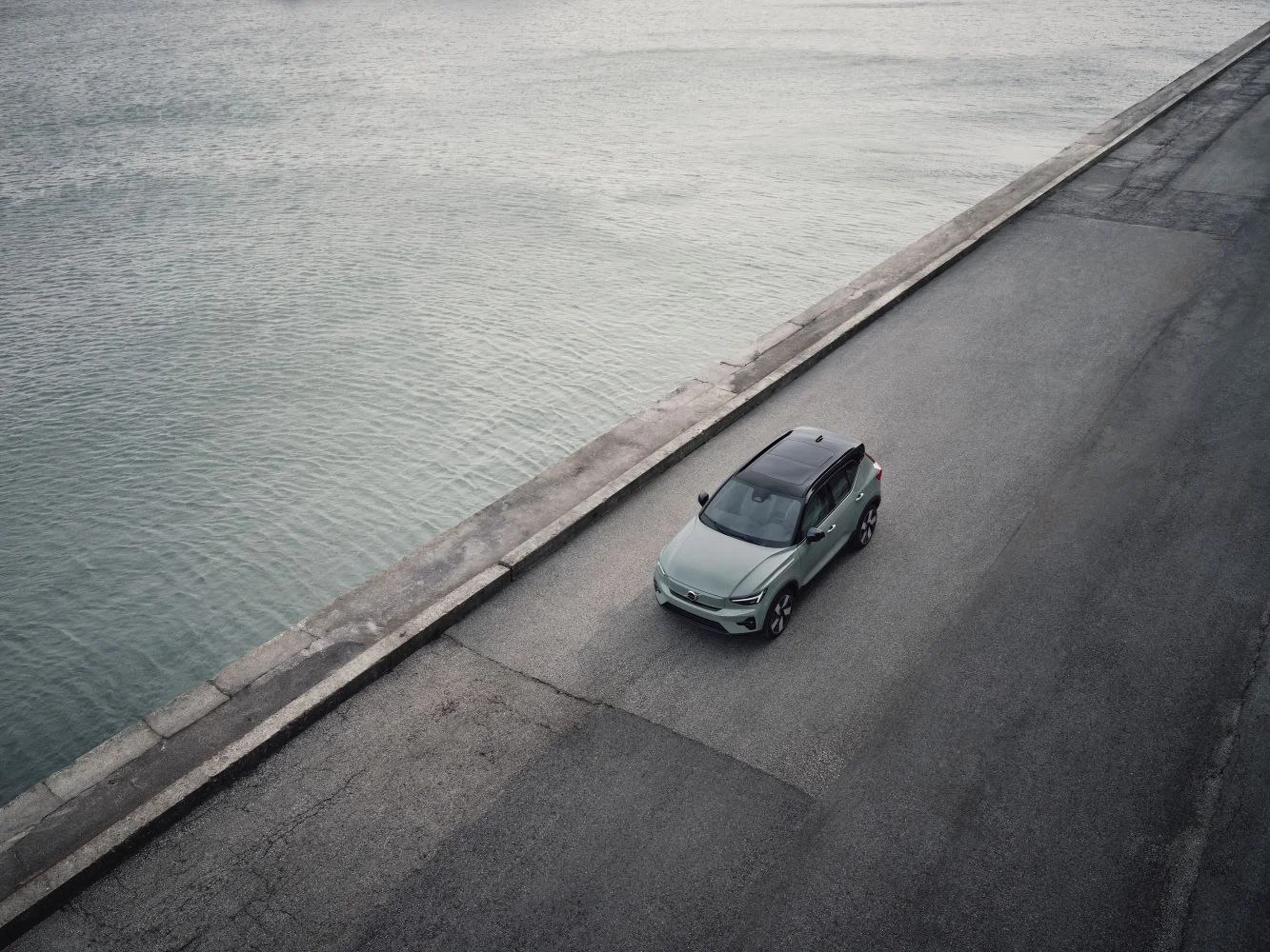 Volvo XC40 1.5 T2 (129 Hp)2022 - thumbnail 9