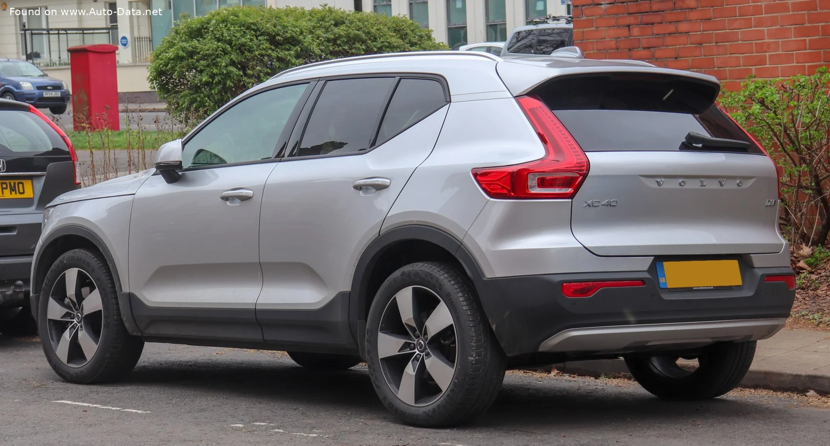 Volvo XC40 1.5 Recharge Plug-in Hybrid T4 (211 Hp) DCTH2020 - 2022 thumbnail 17