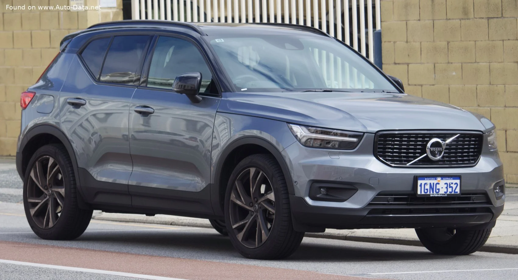 Volvo XC40 1.5 Recharge Plug-in Hybrid T4 (211 Hp) DCTH2020 - 2022 thumbnail 18