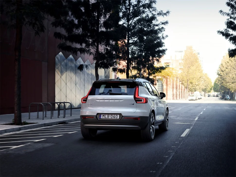 Volvo XC40 1.5 Recharge Plug-in Hybrid T4 (211 Hp) DCTH2020 - 2022 thumbnail 4