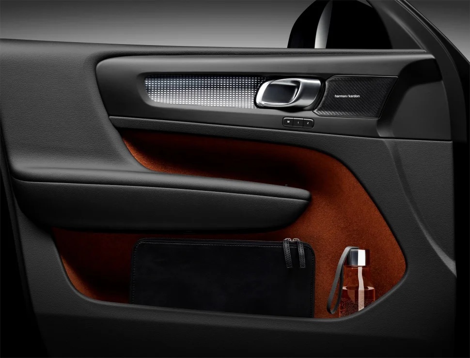Volvo XC40 1.5 Recharge Plug-in Hybrid T4 (211 Hp) DCTH2020 - 2022 thumbnail 9