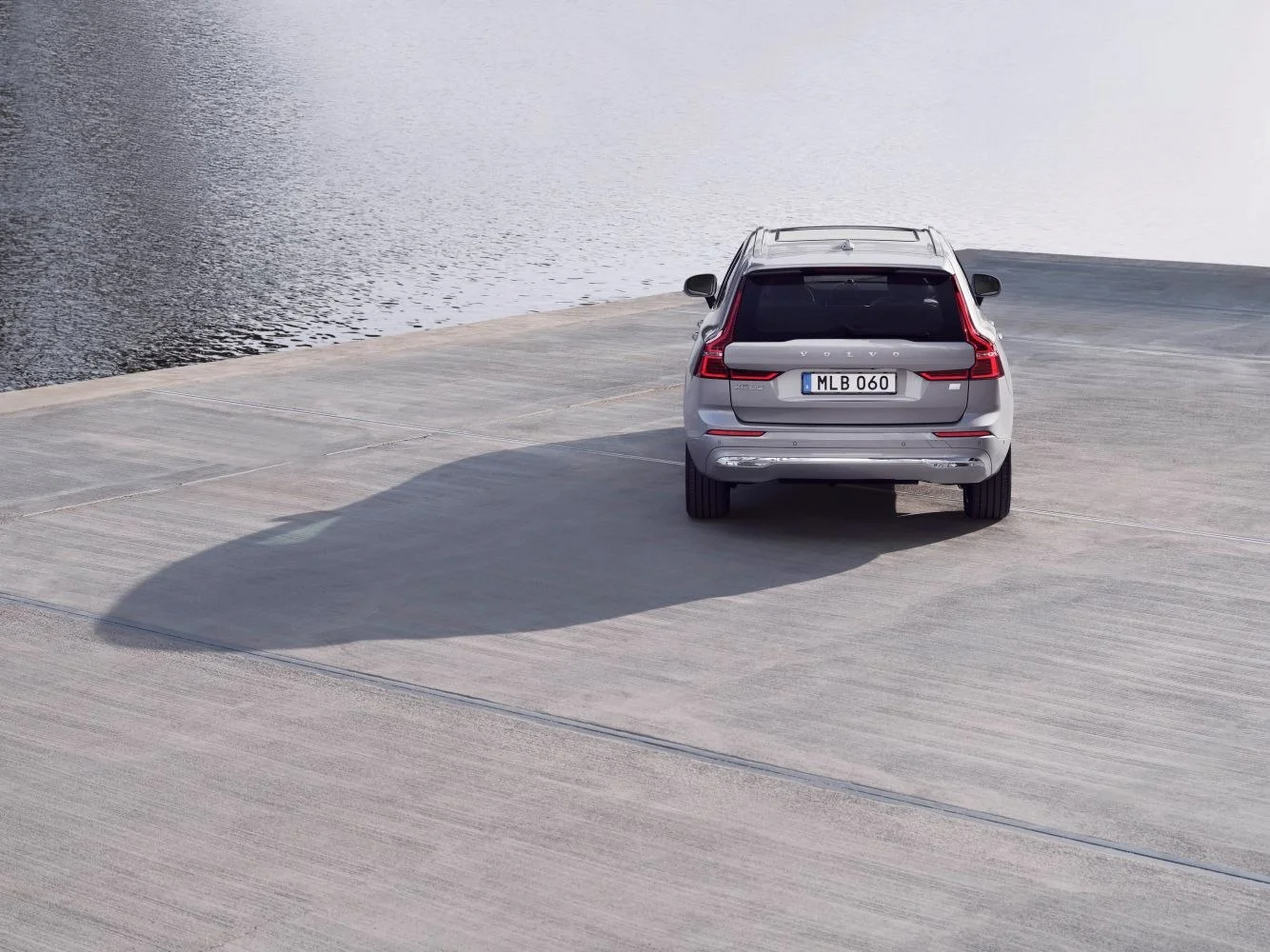 Volvo XC60 2.0 B4 (197 Hp) Mild Hybrid Geartronic2021 - thumbnail 2