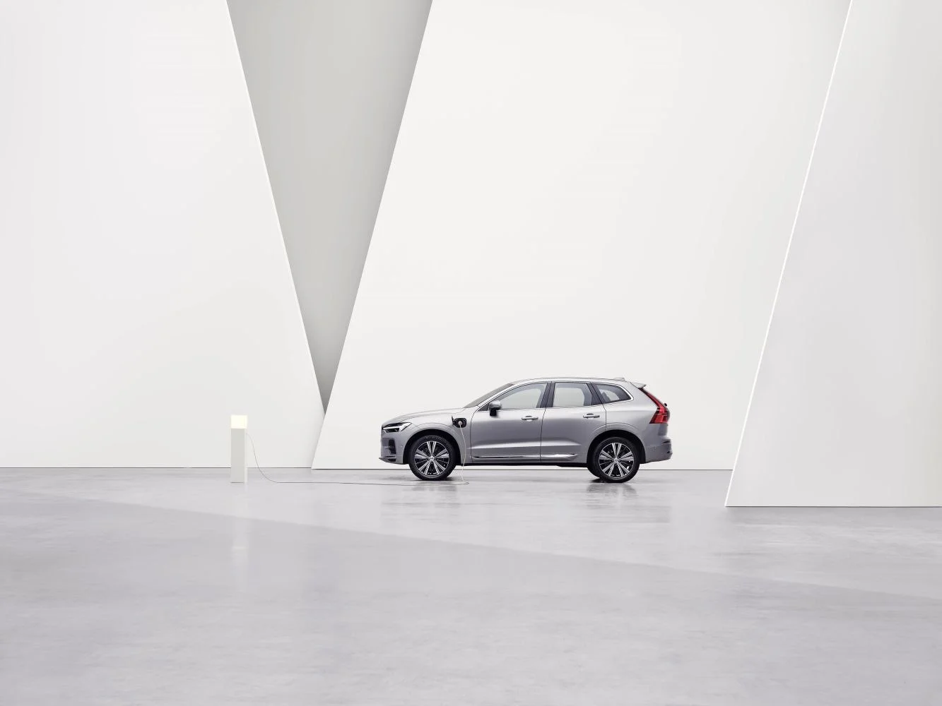 Volvo XC60 2.0 B4 (197 Hp) Mild Hybrid Geartronic2021 - thumbnail 6