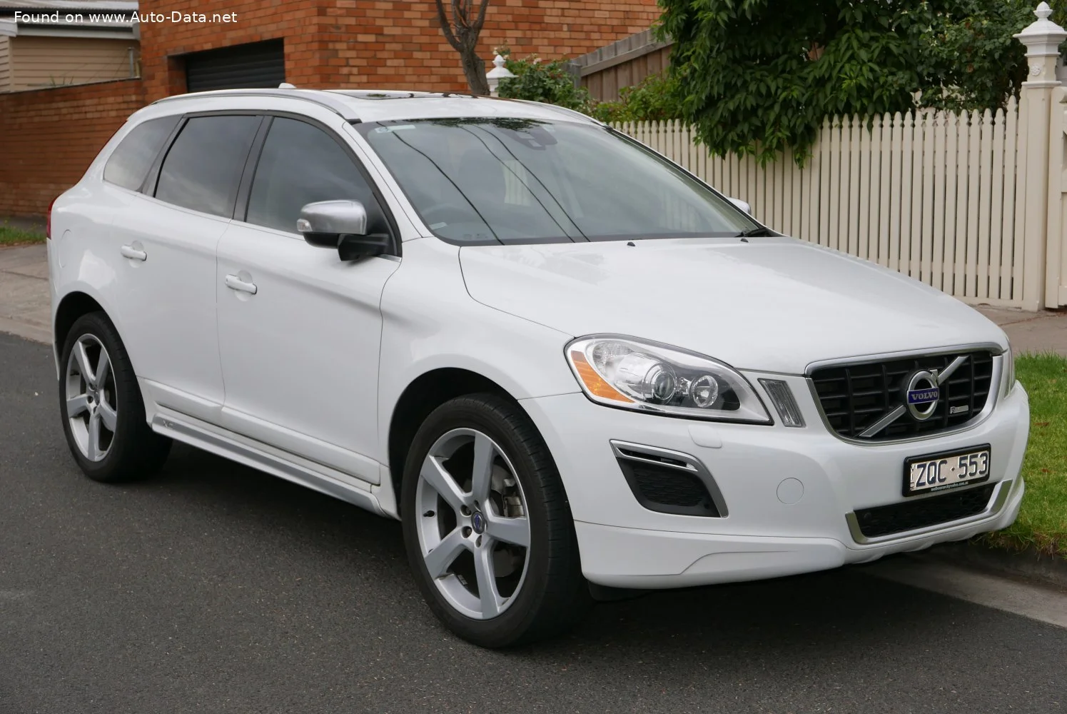 Volvo XC60 2.0 D3 (163 Hp)2012 - 2013 thumbnail 3