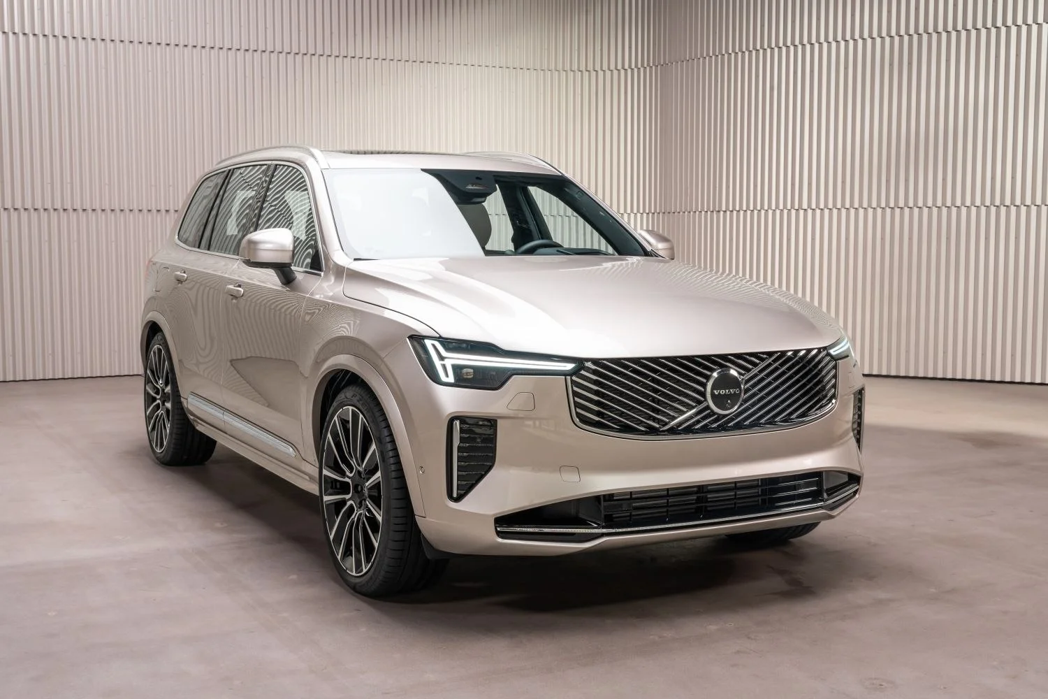 Volvo XC90 2.0 B5 (250 Hp) Mild Hybrid AWD Automatic2024 - - 1