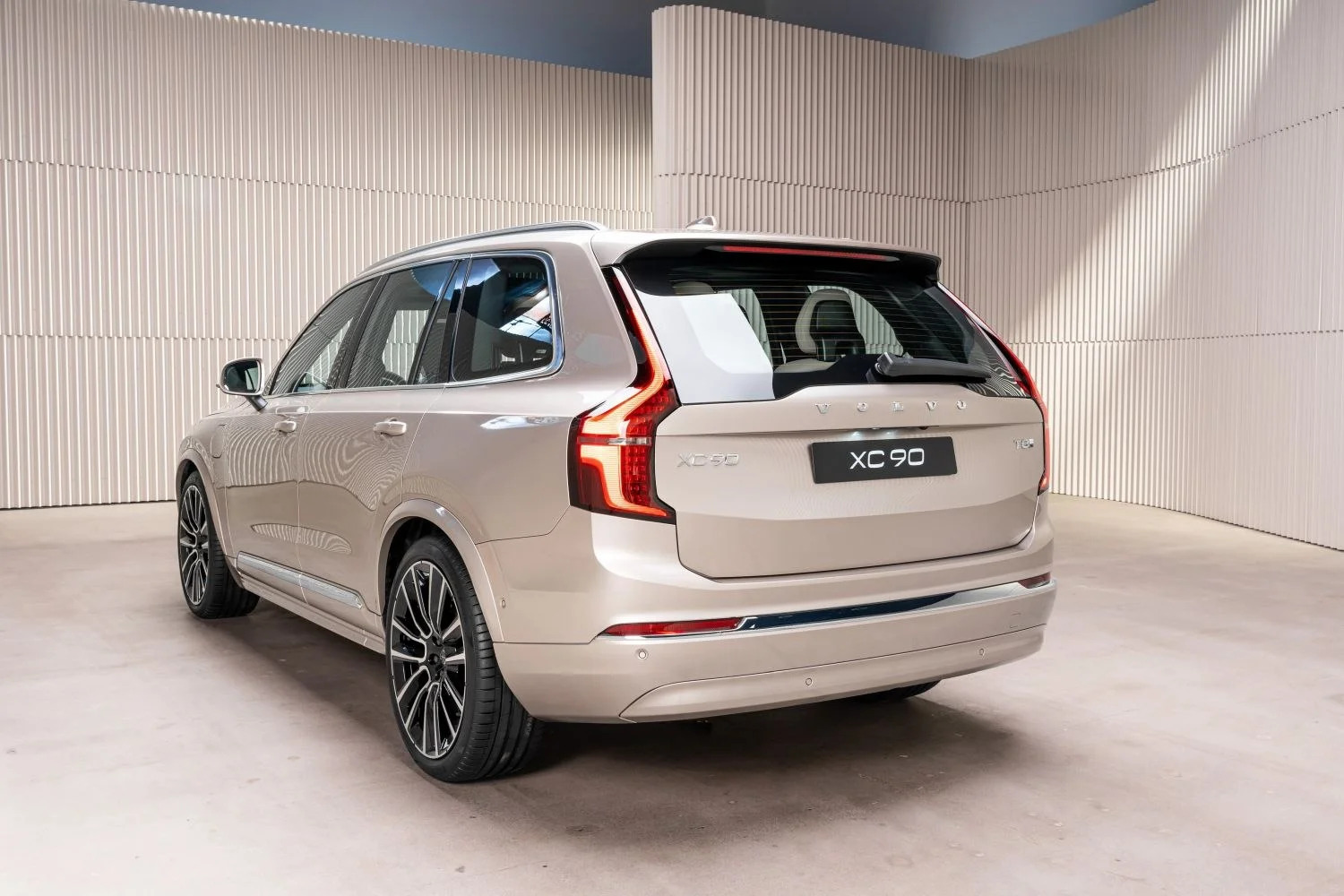 Volvo XC90 2.0 B5 (250 Hp) Mild Hybrid AWD Automatic2024 - thumbnail 2