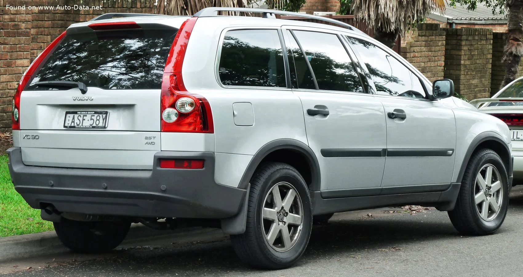 Volvo XC90 2.4 D3 (163 Hp)2002 - 2006 thumbnail 2