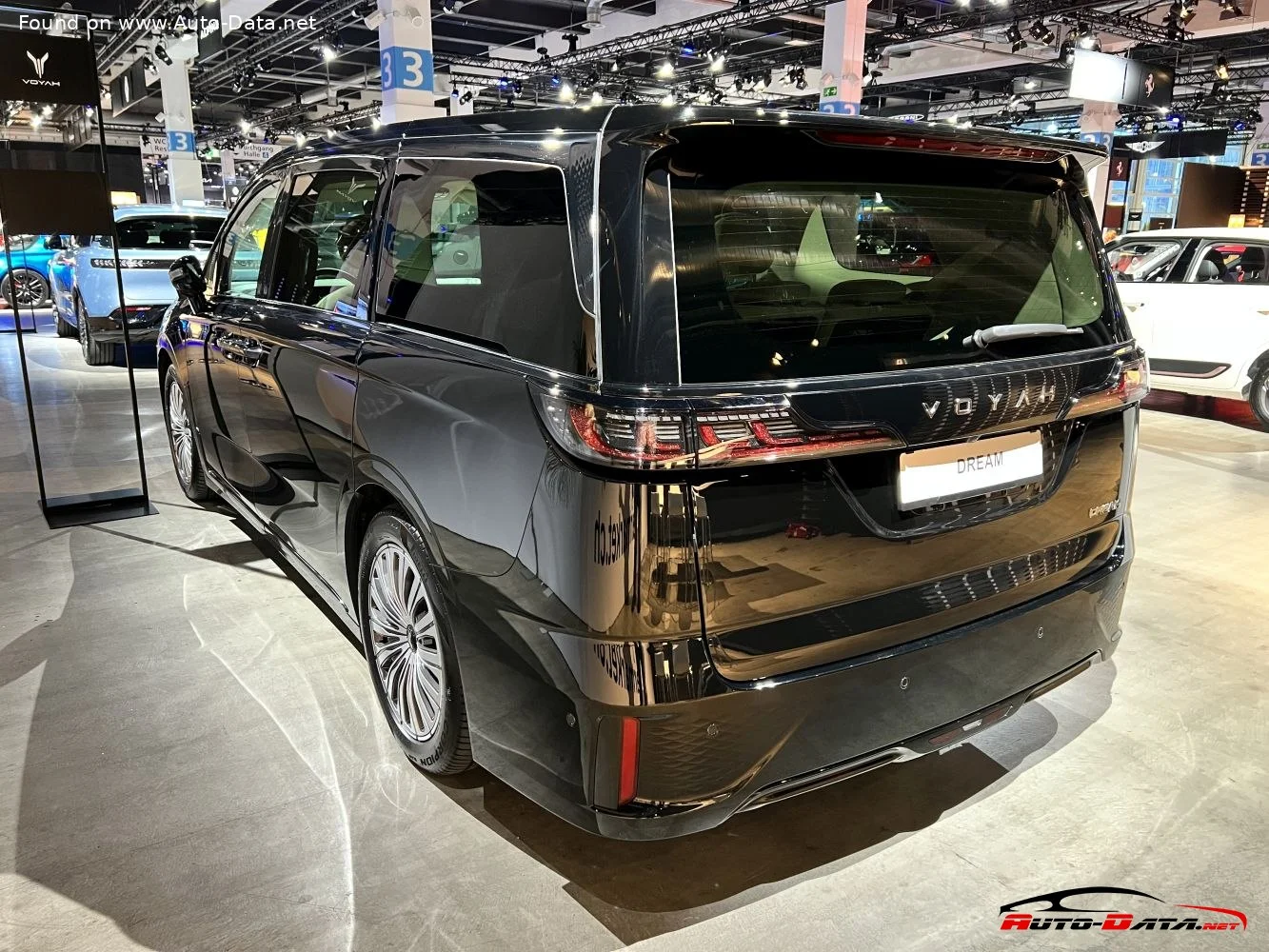 Voyah Dreamer 108.73 kWh (435 Hp) 4WD Electric2023 - 2024 thumbnail 13