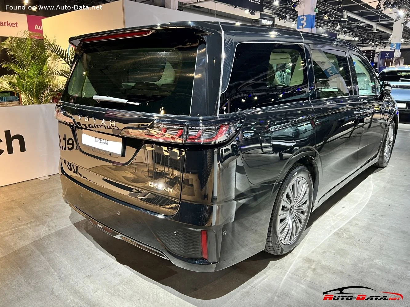 Voyah Dreamer 108.73 kWh (435 Hp) 4WD Electric2023 - 2024 thumbnail 8