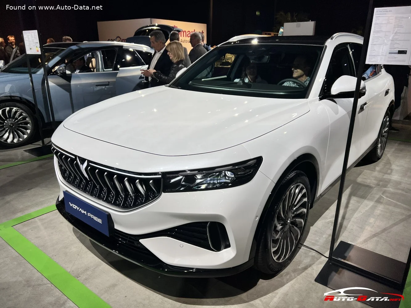 Voyah Free 106 kWh (490 Hp) 4WD Electric2022 - 2023 thumbnail 4