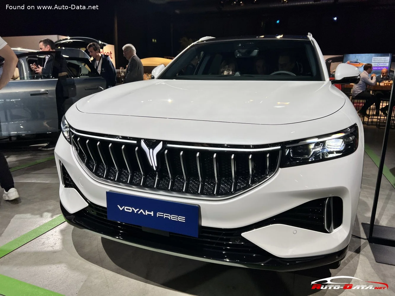 Voyah Free 106 kWh (490 Hp) 4WD Electric2022 - 2023 thumbnail 6