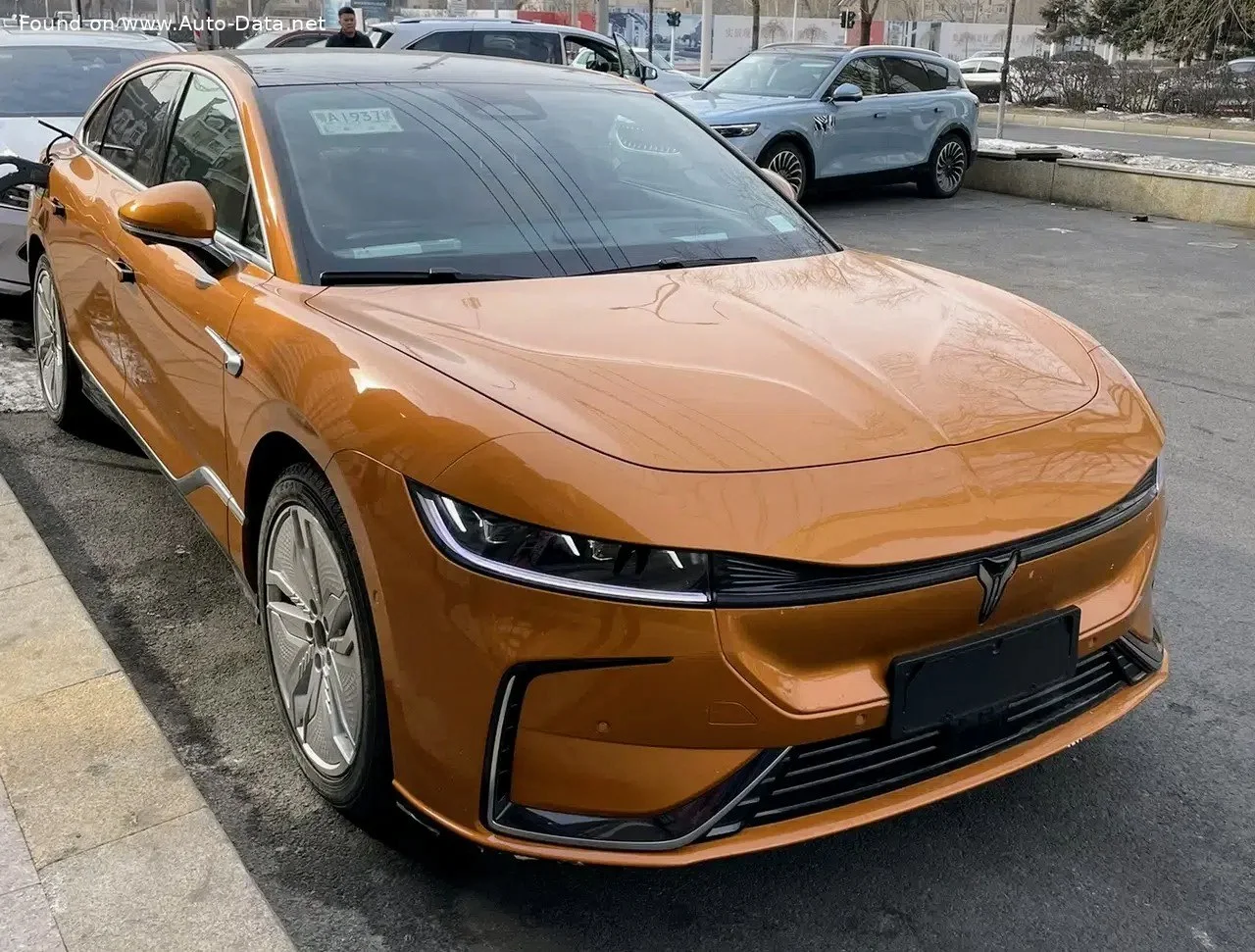 Voyah Passion 109 kWh (510 Hp) 4WD Electric2022 - - 1