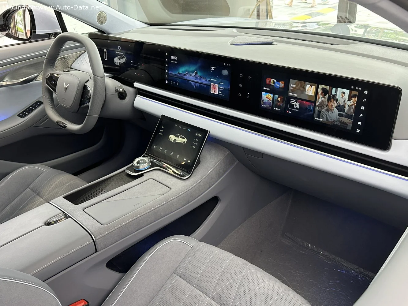 Voyah Passion 109 kWh (510 Hp) 4WD Electric2022 - thumbnail 3
