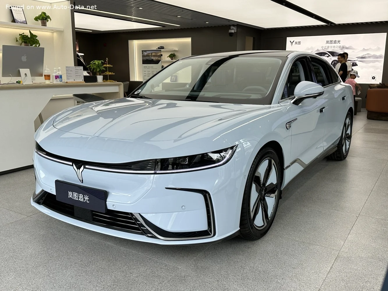 Voyah Passion 109 kWh (510 Hp) 4WD Electric2022 - thumbnail 4