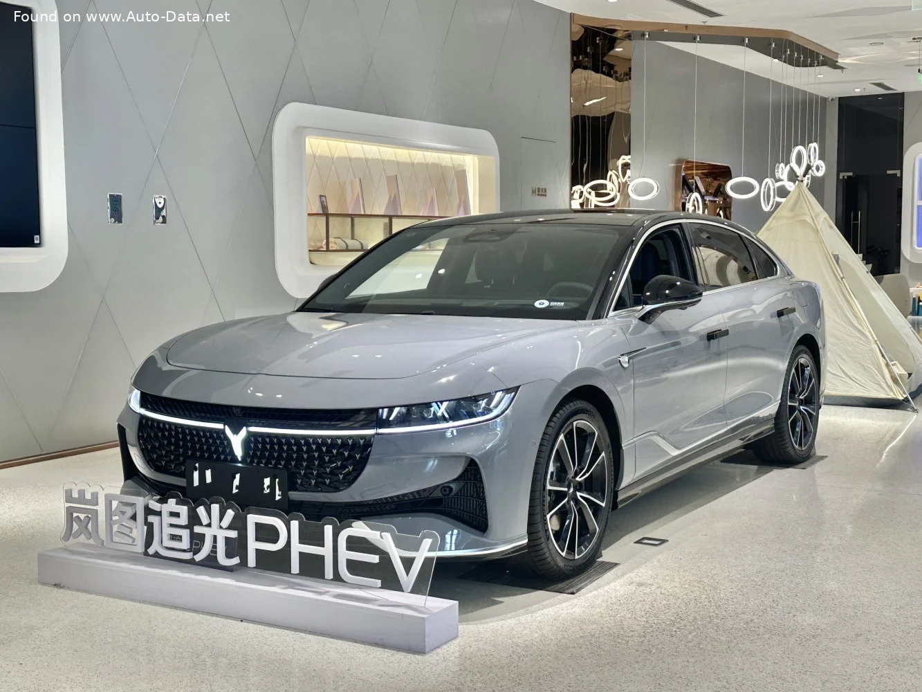 Voyah Passion 109 kWh (510 Hp) 4WD Electric2022 - thumbnail 6