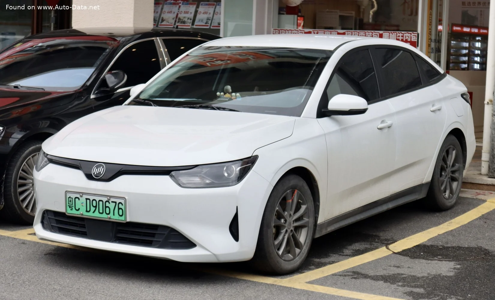 Weltmeister E5 58.6 kWh (163 Hp) Electric2021 - 2022 - 1