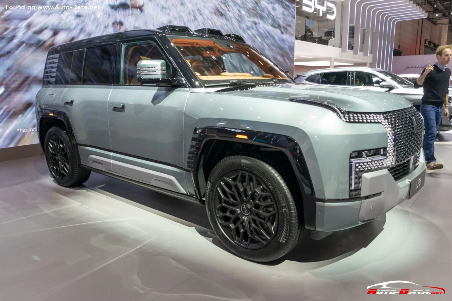 Yangwang U8 2.0T (1197 Hp) Extended Range Pure Electric 4WD2023 - thumbnail 6