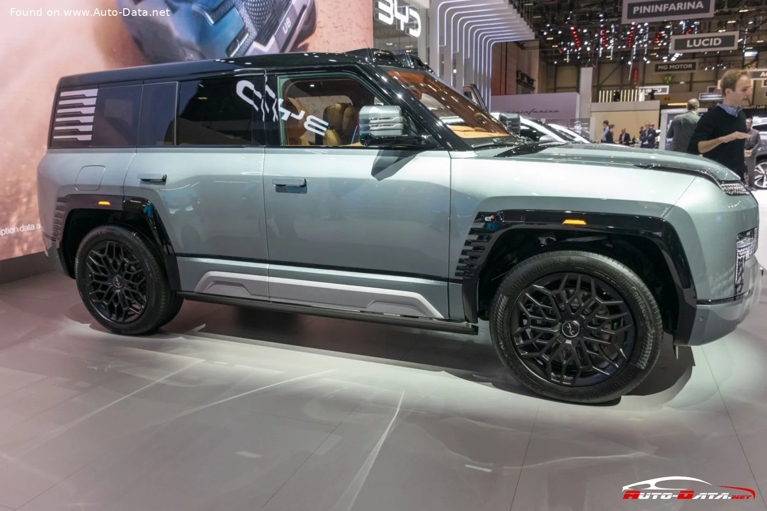 Yangwang U8 2.0T (1197 Hp) Extended Range Pure Electric 4WD2023 - thumbnail 7